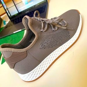 J Slides Brand New Grey Knit Sneakers Size 7 W/ Box